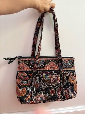 Vera Bradley Betsy Shoulder Bag in Kensington Retired Black Brown Paisley